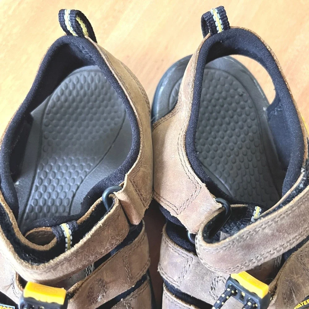 Keen Newport H2 Kids Brown Waterproof Leather Hiking Sandals Size 5 Unisex